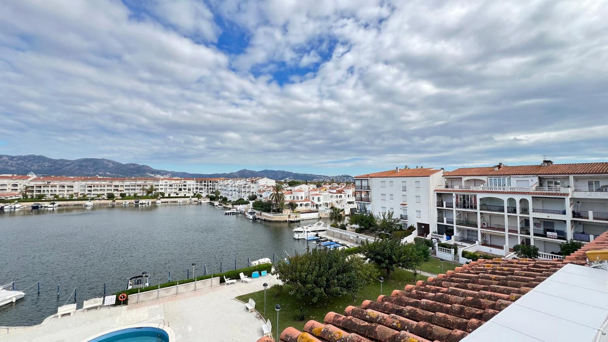 Apartamento Gran Lago Con Vistas Al Canal Empuriabrava Luaran gambar