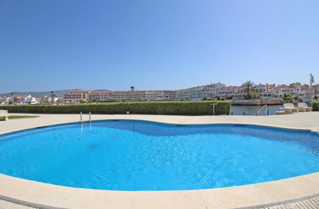 Apartamento Gran Lago Con Vistas Al Canal Empuriabrava Luaran gambar