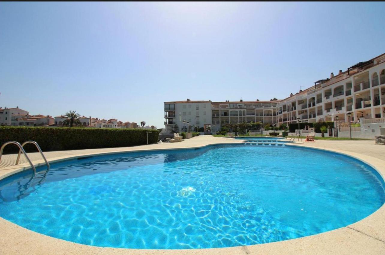 Apartamento Gran Lago Con Vistas Al Canal Empuriabrava Luaran gambar
