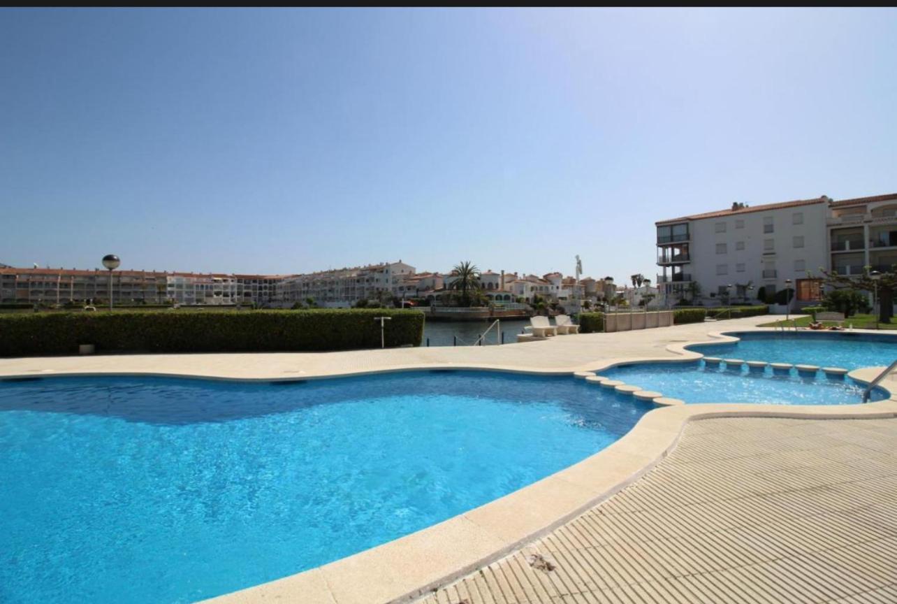 Apartamento Gran Lago Con Vistas Al Canal Empuriabrava Luaran gambar